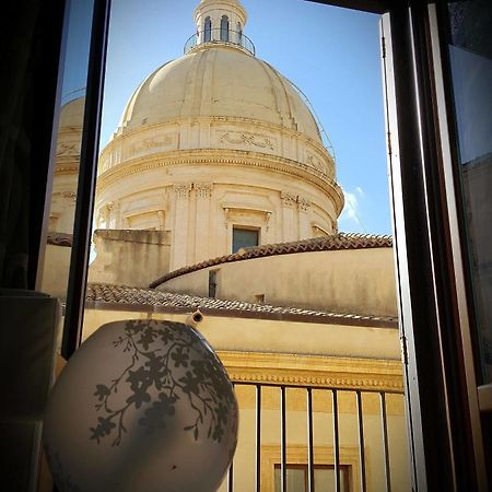 Affittacamere Conte Di Cavour Noto Buitenkant foto