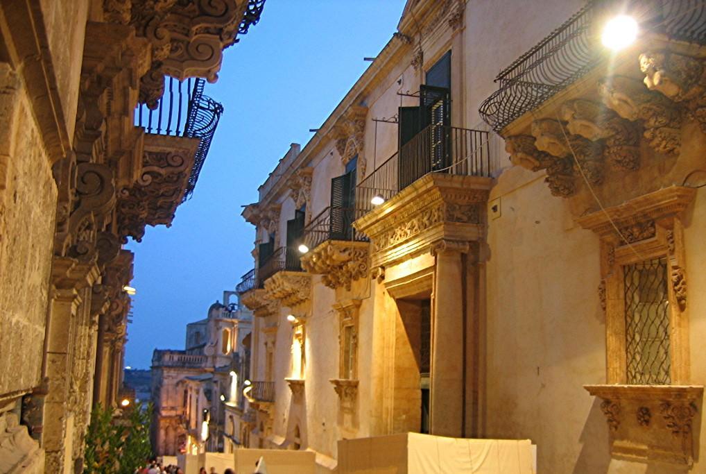 Affittacamere Conte Di Cavour Noto Buitenkant foto