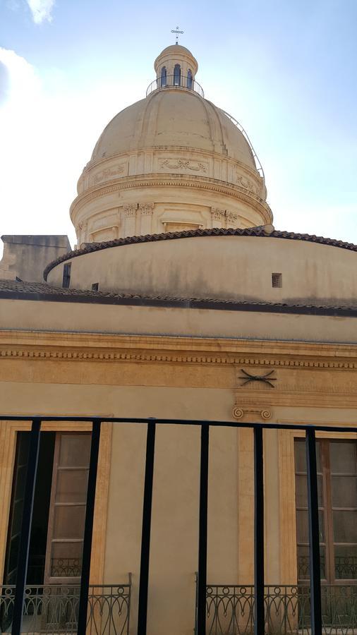 Affittacamere Conte Di Cavour Noto Buitenkant foto